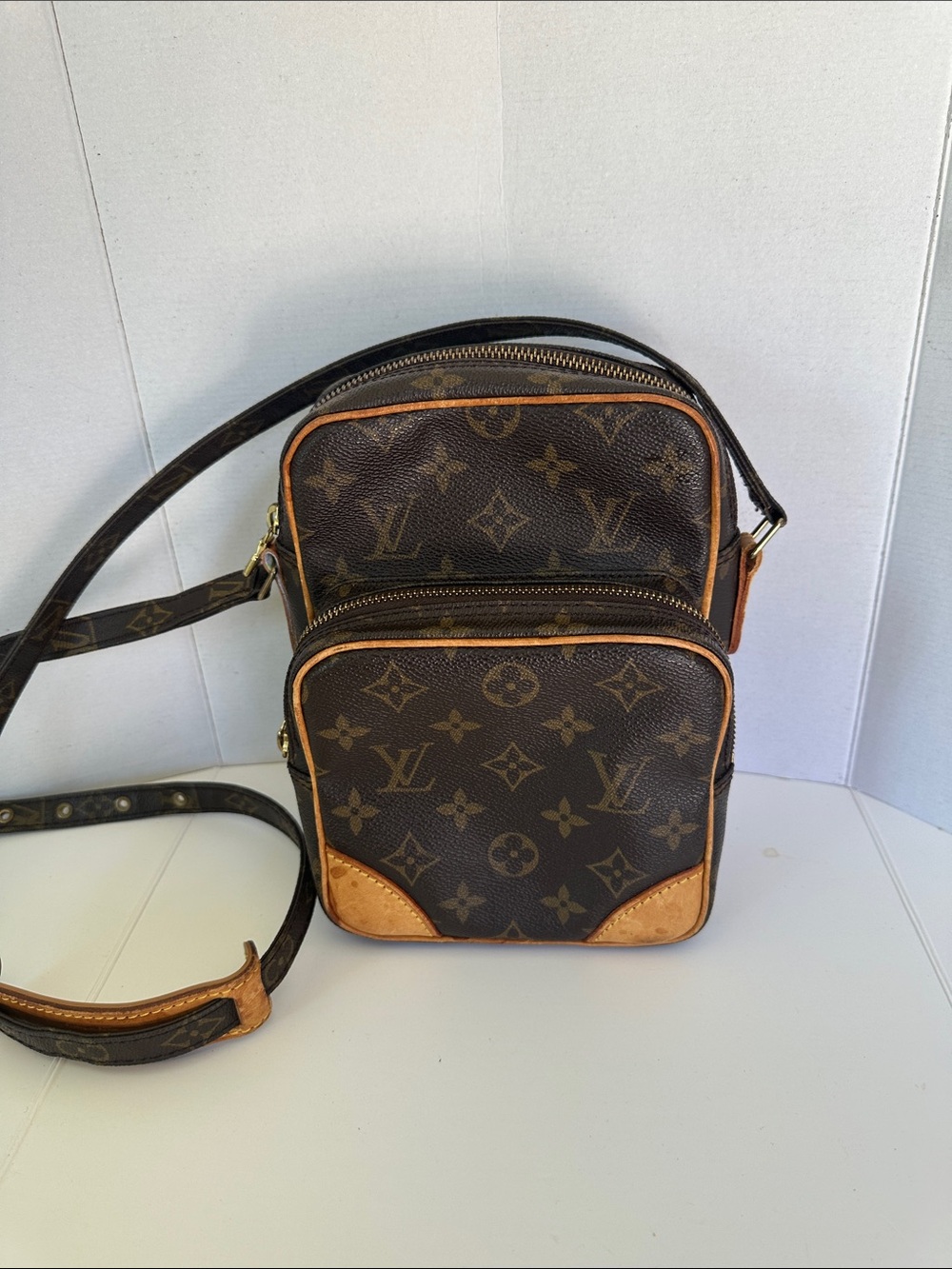 Louis Vuitton Monogram Amazon Crossbody 
Date Code Th 0924